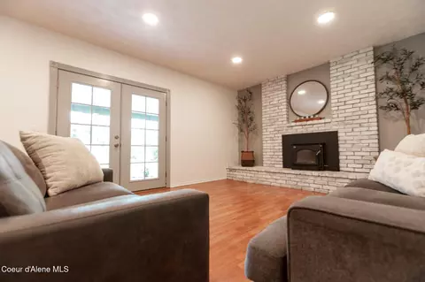 Living - 4075 Evergreen Dr, Post Falls, ID 83854 photo 3 of 3