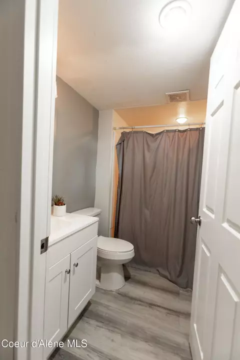 Bath - 4075 Evergreen Dr, Post Falls, ID 83854 photo 5 of 5