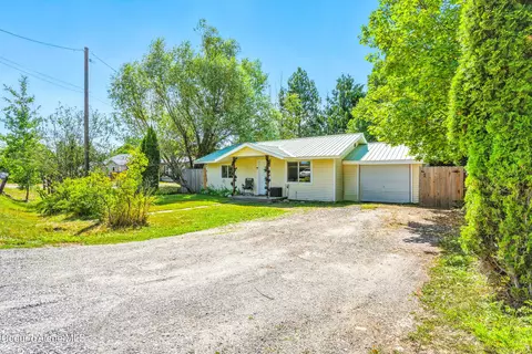 Exterior - 1523 Main St, Sandpoint, ID 83864 photo 3 of 7