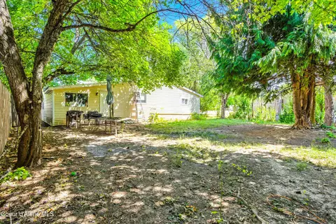 Exterior - 1523 Main St, Sandpoint, ID 83864 photo 4 of 7