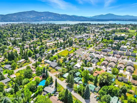View/Area - 1523 Main St, Sandpoint, ID 83864 photo 3 of 11
