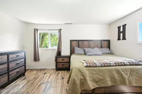 Bedroom - 1523 Main St, Sandpoint, ID 83864 photo 2 of 5