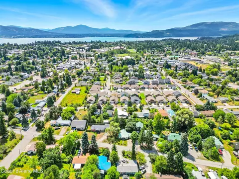 View/Area - 1523 Main St, Sandpoint, ID 83864 photo 4 of 11