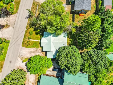 View/Area - 1523 Main St, Sandpoint, ID 83864 photo 1 of 11