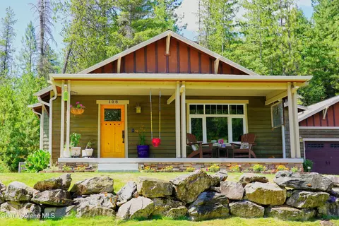 108 Memory Ln, Pinehurst, ID 83850