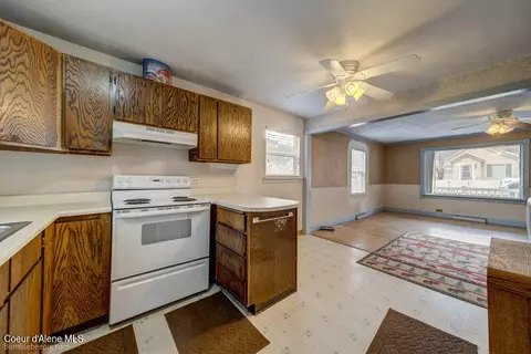 Kitchen - 105 2nd St, Silverton, ID 83867 photo 3 of 5