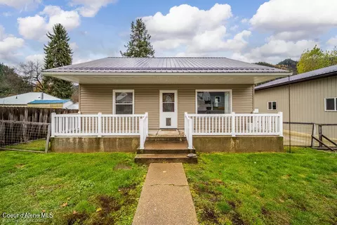 Exterior - 105 2nd St, Silverton, ID 83867 photo 3 of 6