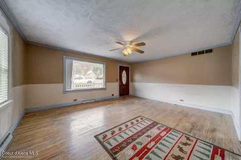 Living - 105 2nd St, Silverton, ID 83867 photo 1 of 2