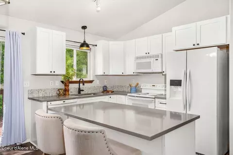 Kitchen - 3040 W Cami Ave, Post Falls, ID 83854 photo 2 of 3