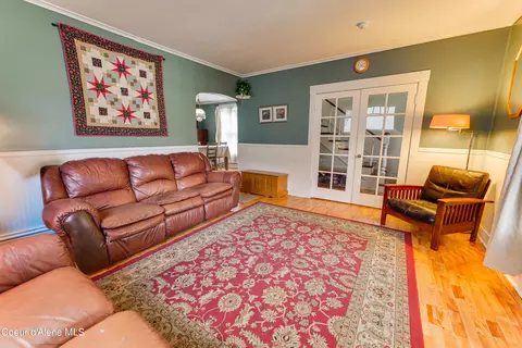 Living - 612 Pearl St, Wallace, ID 83873 photo 2 of 2