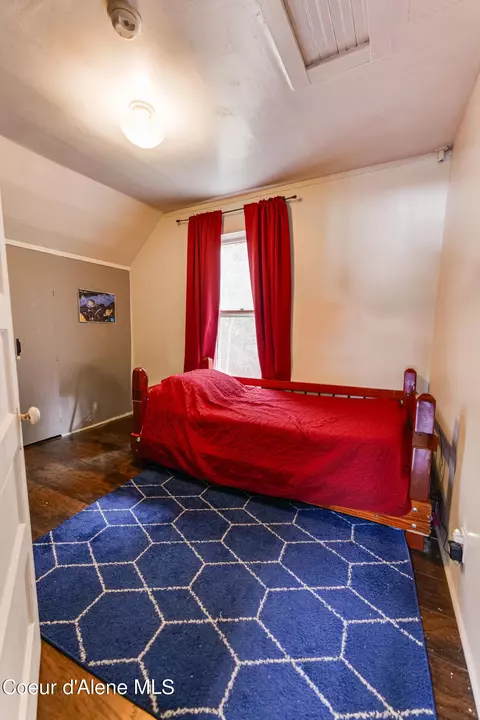Bedroom - 612 Pearl St, Wallace, ID 83873 photo 2 of 3