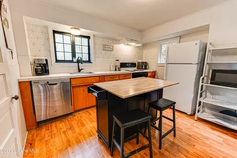 Kitchen - 612 Pearl St, Wallace, ID 83873 photo 1 of 1