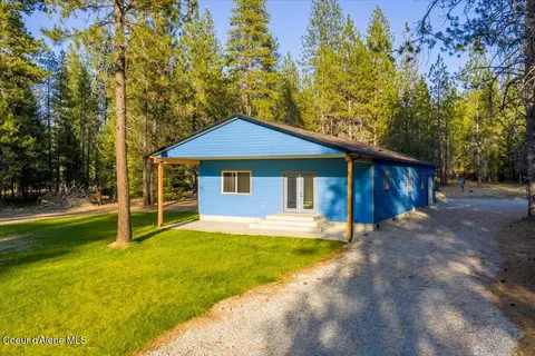 165 Smokewood Dr, Athol, ID 83801