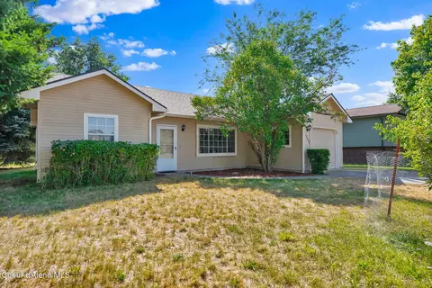 10293 N Cedar Ct, Hayden, ID 83835