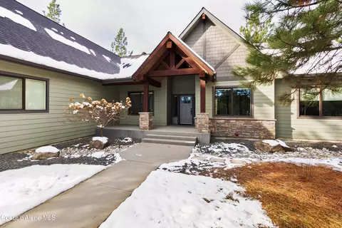 5740 Mcintosh Rd, Hayden, ID 83835