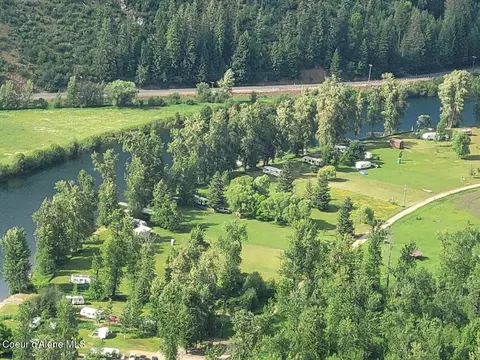 899 W Riverside Dr, Saint Maries, ID 83861