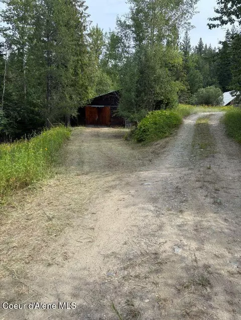 Exterior - 1456 Mountain Meadows Rd, Naples, ID 83847 photo 6 of 8