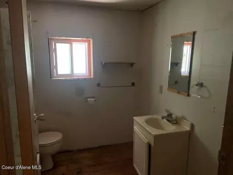 Bath - 1456 Mountain Meadows Rd, Naples, ID 83847 photo 1 of 1