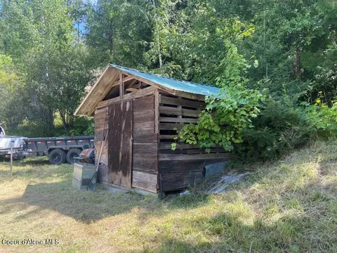 Exterior - 1456 Mountain Meadows Rd, Naples, ID 83847 photo 4 of 8