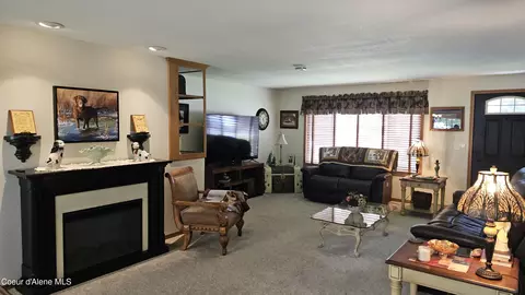 610 S First St, Pinehurst, ID 83850 photo 2