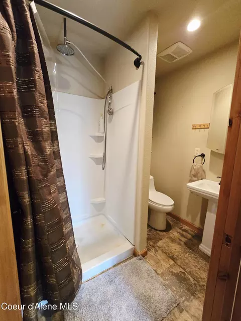 Bath - 411 W Mullan Ave, Kellogg, ID 83837 photo 1 of 2