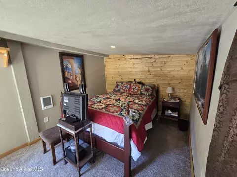 Bedroom - 411 W Mullan Ave, Kellogg, ID 83837 photo 2 of 4