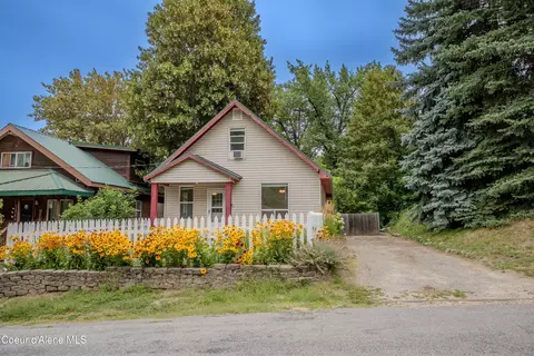 7001 Oak St, Bonners Ferry, ID 83805