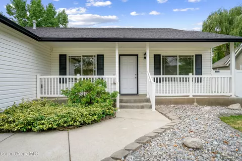 1033 E Warm Springs Ave, Post Falls, ID 83854