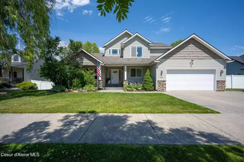 687 E Round Up Cir, Hayden, ID 83835