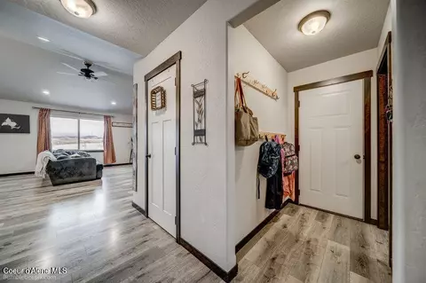 Entry Way - 12175 Gipper Loop, Rathdrum, ID 83858 photo 2 of 2