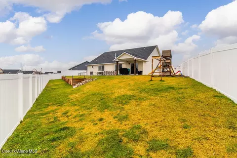 Exterior - 12175 Gipper Loop, Rathdrum, ID 83858 photo 4 of 9