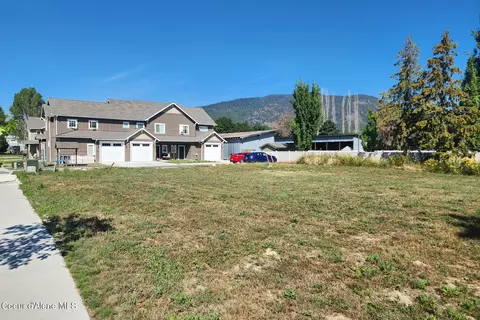 1702 1706 1712 Onyx Ct, Sandpoint, ID 83864