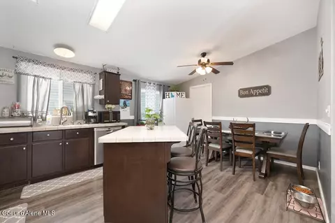Kitchen - 609 Main St, Pinehurst, ID 83850 photo 3 of 4