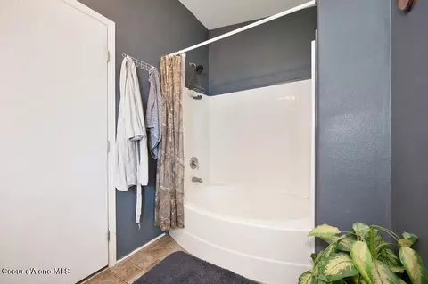 Bath - 609 Main St, Pinehurst, ID 83850 photo 2 of 3