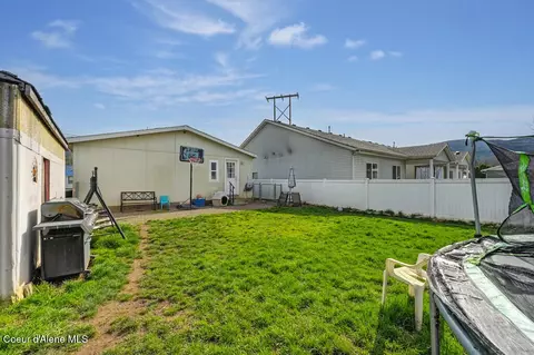 Exterior - 609 Main St, Pinehurst, ID 83850 photo 4 of 4