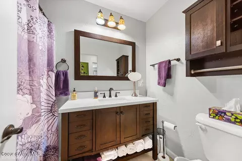 Bath - 516 W Mullan Ave, Kellogg, ID 83837 photo 3 of 4