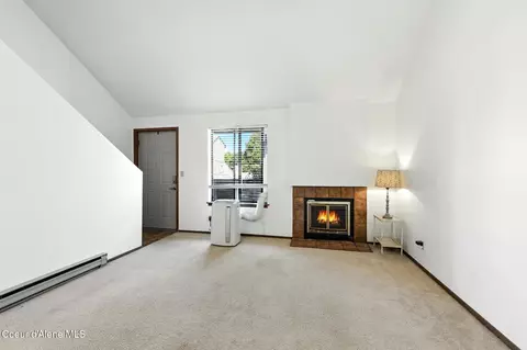 Living - 132 E Willow Tree Ln, Hayden, ID 83835 photo 4 of 5