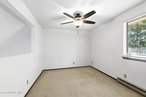 Bedroom - 132 E Willow Tree Ln, Hayden, ID 83835 photo 1 of 2