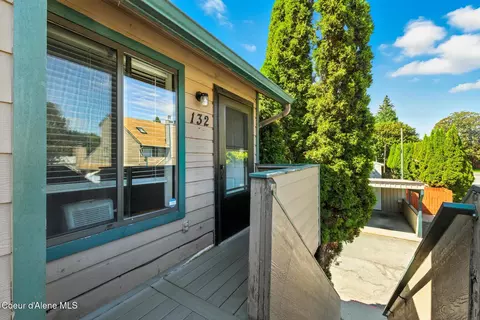 132 E Willow Tree Ln, Hayden, ID 83835