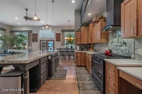 Kitchen - 14 Meadowlark Dr, Sagle, ID 83860 photo 3 of 5