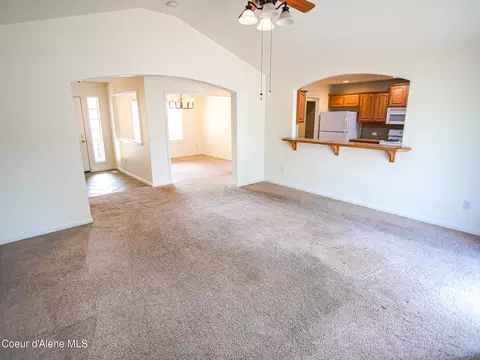 Living - 9568 N Macie Loop, Hayden, ID 83835 photo 2 of 3