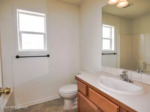 Bath - 9568 N Macie Loop, Hayden, ID 83835 photo 4 of 5