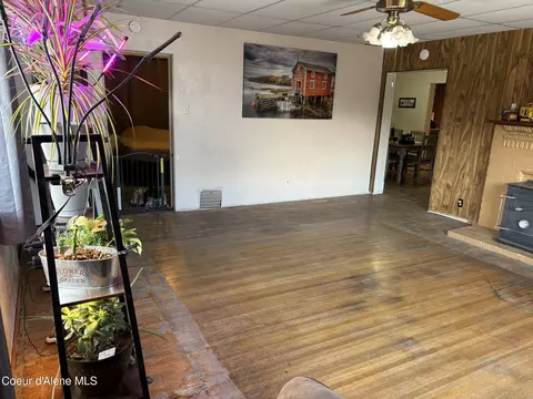 Living - 610 Second St, Kellogg, ID 83837 photo 3 of 4