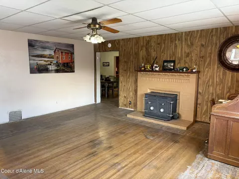 Living - 610 Second St, Kellogg, ID 83837 photo 2 of 4