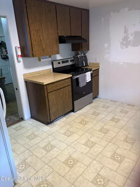 Kitchen - 610 Second St, Kellogg, ID 83837 photo 3 of 5