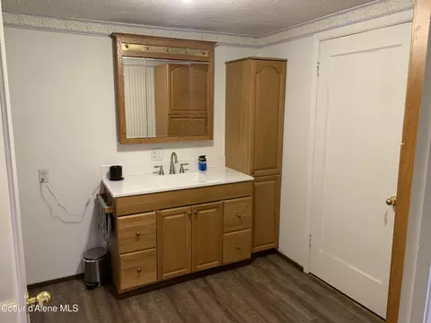 Bath - 610 Second St, Kellogg, ID 83837 photo 1 of 2