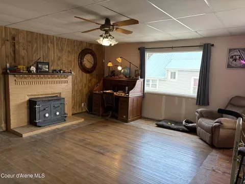 Living - 610 Second St, Kellogg, ID 83837 photo 1 of 4