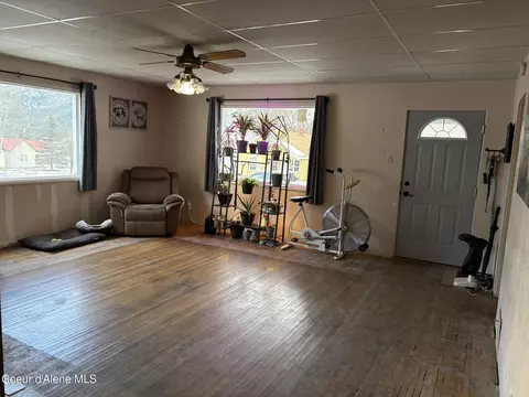 Living - 610 Second St, Kellogg, ID 83837 photo 4 of 4