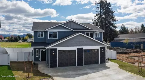 198 E Lobo Loop, Hayden, ID 83835