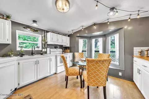 Dining - 18077 E Highway 54, Bayview, ID 83803 photo 1 of 1